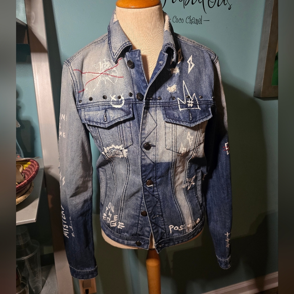 Kleep Graffiti Print Distressed Denim Jacket with Artistic Designs